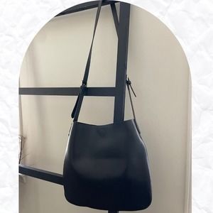 Co-Lab Women's Black Solid Genuine Leather Hook & Loop Crossbody Tote Handbags